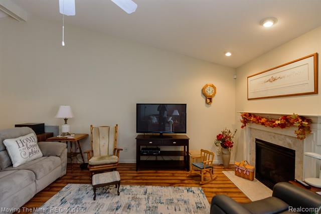 Builiding view three for 1856 Kenwyck, Ypsilanti, MI. 48198