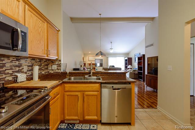 Builiding view twelve for 1856 Kenwyck, Ypsilanti, MI. 48198