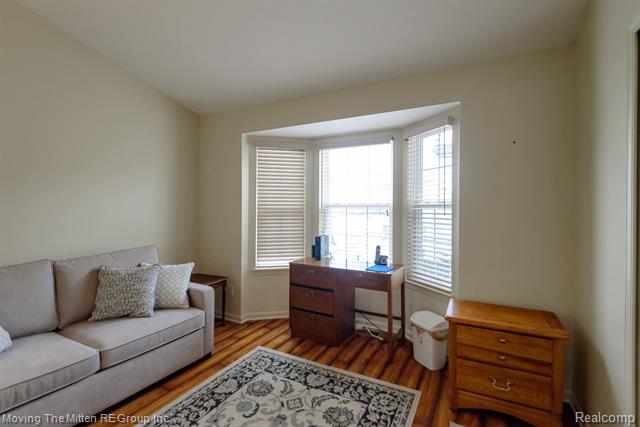 Builiding view twenty for 1856 Kenwyck, Ypsilanti, MI. 48198