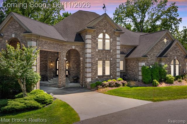 front view for 34825 Huntington Ct, Farmington, Mi. 48331