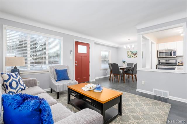 Builiding view five for 2108 E 4Th, Royal Oak, MI. 48067