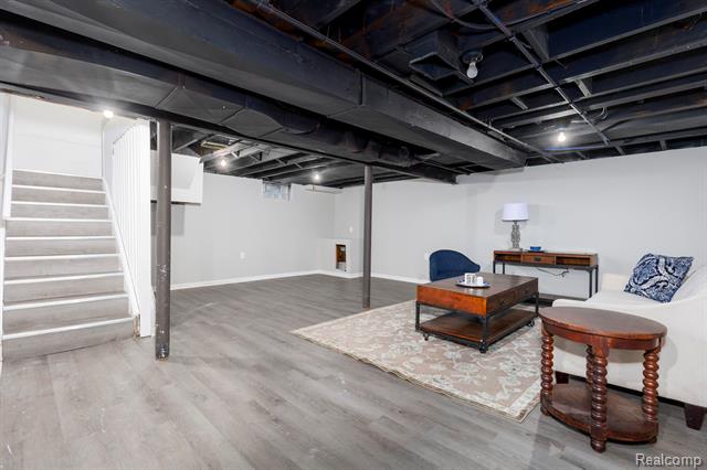 Builiding view twenty two for 2108 E 4Th, Royal Oak, MI. 48067