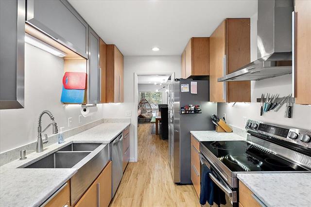 Builiding view eight for 18830 77Th, South Haven, MI. 49090