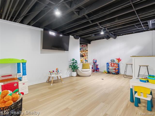 Builiding view fifteen for 44430 Virginia, Clinton Township, MI. 48038