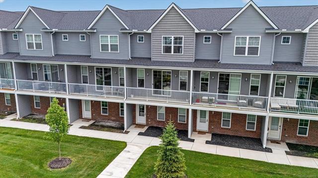 Builiding view eight for 3981 Trailway Commons, Auburn Hills, MI. 48326