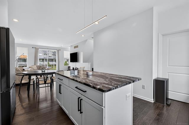 Builiding view nineteen for 3981 Trailway Commons, Auburn Hills, MI. 48326