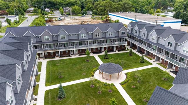 Builiding view twenty nine for 3981 Trailway Commons, Auburn Hills, MI. 48326