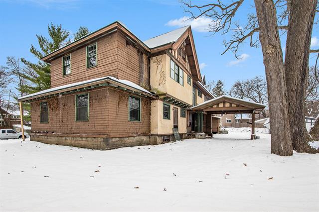 Builiding view fifty five for 542 A St, Jackson, MI. 49201