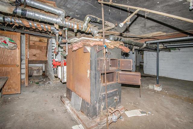 Builiding view forty one for 542 A St, Jackson, MI. 49201