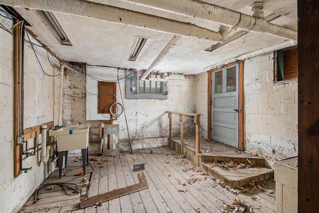 Builiding view forty six for 542 A St, Jackson, MI. 49201