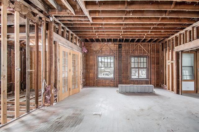 Builiding view fourteen for 542 A St, Jackson, MI. 49201