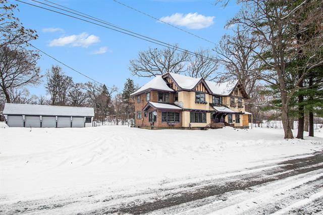 Builiding view one for 542 A St, Jackson, MI. 49201