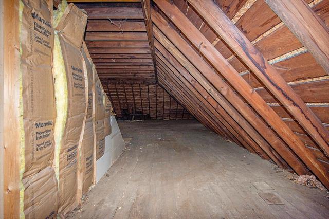 Builiding view thirty nine for 542 A St, Jackson, MI. 49201