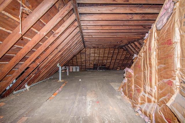 Builiding view thirty seven for 542 A St, Jackson, MI. 49201