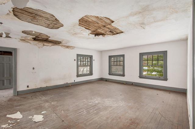 Builiding view thirty three for 542 A St, Jackson, MI. 49201