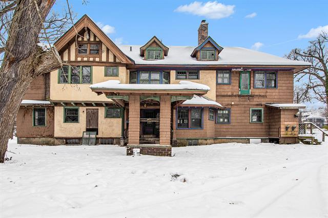 Builiding view two for 542 A St, Jackson, MI. 49201