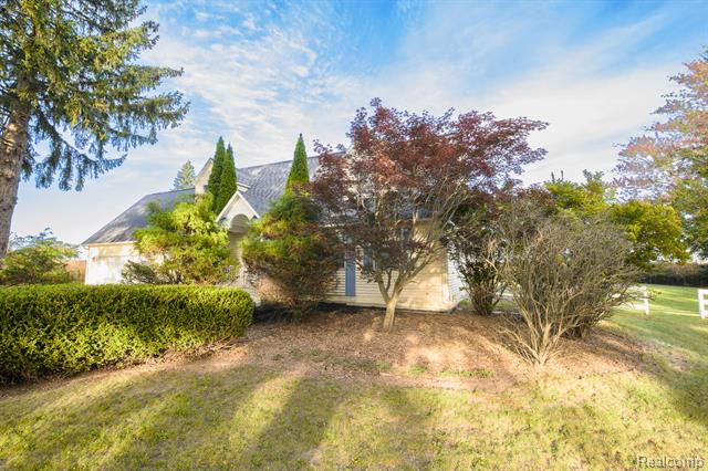 Builiding view five for 3330 Sheridan, Flushing, MI. 48433