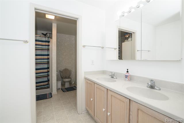 Builiding view twenty three for 3330 Sheridan, Flushing, MI. 48433