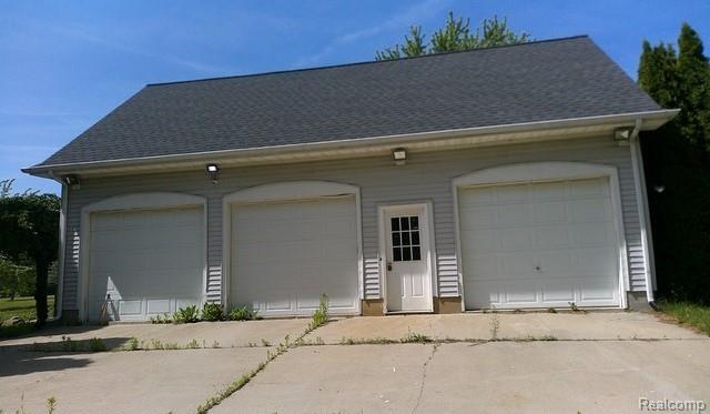 Builiding view one for 561 Elba Rd, Lapeer, MI. 48446
