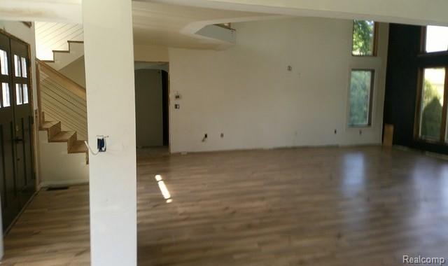 Builiding view six for 561 Elba Rd, Lapeer, MI. 48446