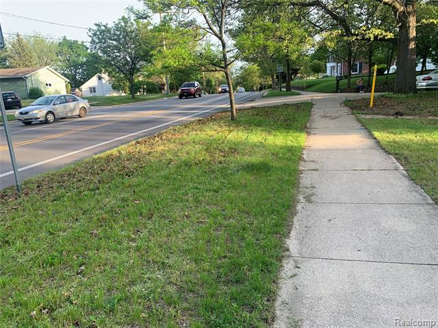 Builiding view seventeen for 1211 Plymouth, Grand Rapids, MI. 49506