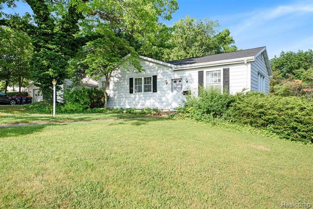 front view for 1211 Plymouthse Avenue, Grand Rapids, Mi. 49506