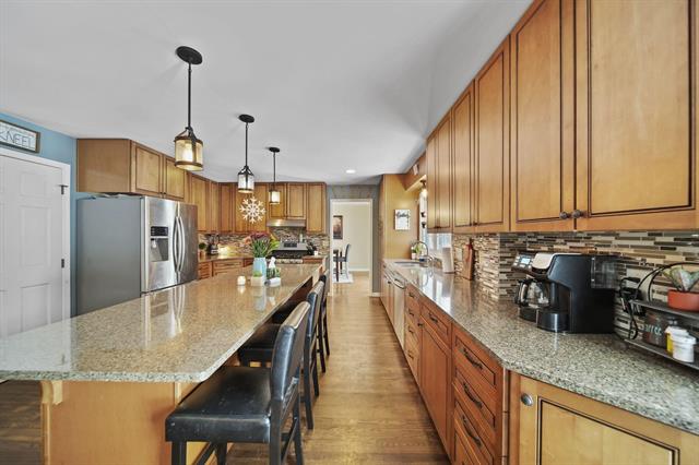 Builiding view ten for 520 Meadowbrook Dr, Adrian, MI. 49221