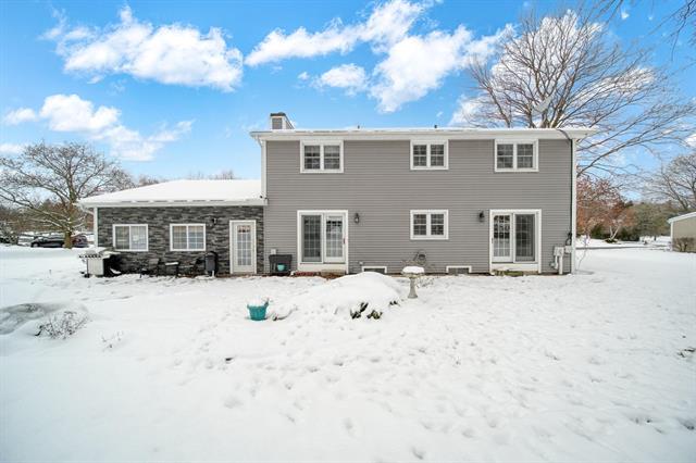 Builiding view thirty one for 520 Meadowbrook Dr, Adrian, MI. 49221