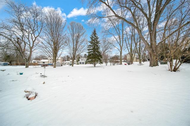 Builiding view thirty for 520 Meadowbrook Dr, Adrian, MI. 49221