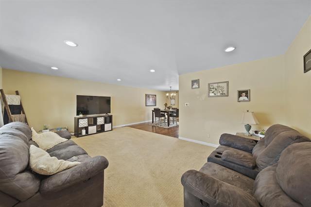 Builiding view three for 520 Meadowbrook Dr, Adrian, MI. 49221