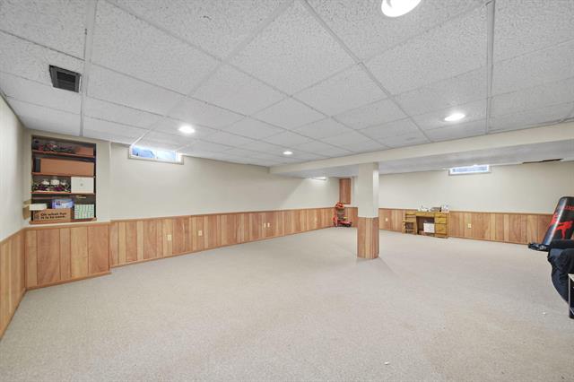 Builiding view twenty eight for 520 Meadowbrook Dr, Adrian, MI. 49221