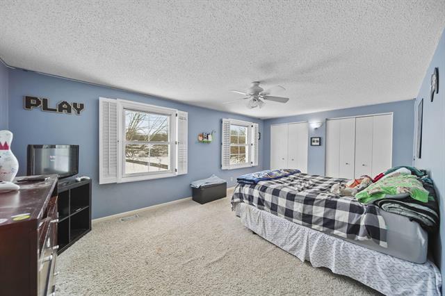 Builiding view twenty two for 520 Meadowbrook Dr, Adrian, MI. 49221