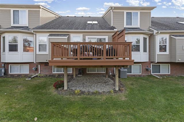 Builiding view thirty three for 14893 North Park, Utica, MI. 48315