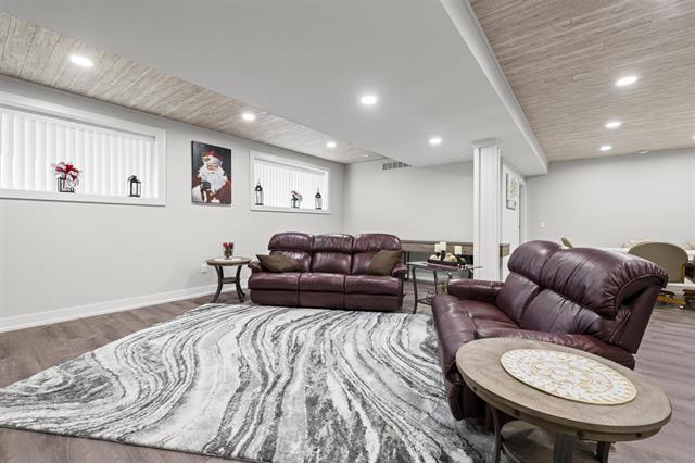 Builiding view twenty seven for 14893 North Park, Utica, MI. 48315