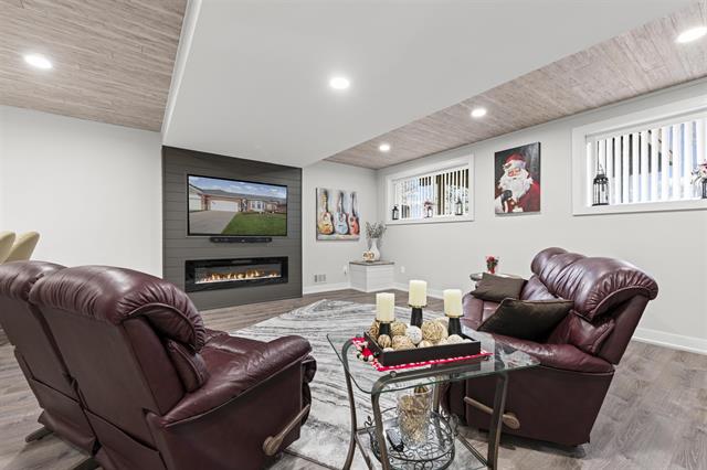 Builiding view twenty six for 14893 North Park, Utica, MI. 48315