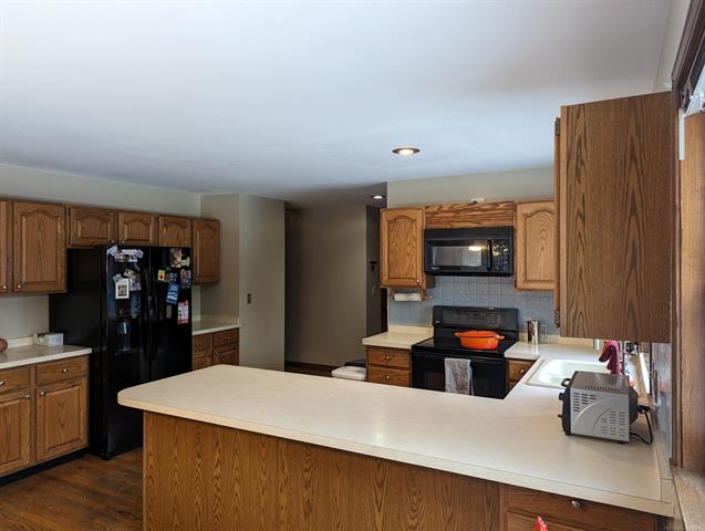 Builiding view six for 9764 Annabelle, South Lyon, MI. 48178