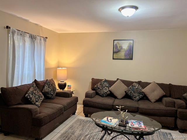 Builiding view five for 26387 Alden, Madison Heights, MI. 48071