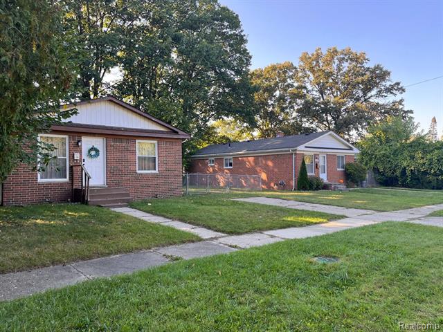 Builiding view thirty one for 26387 Alden, Madison Heights, MI. 48071