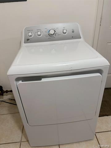 Builiding view thirty for 26387 Alden, Madison Heights, MI. 48071