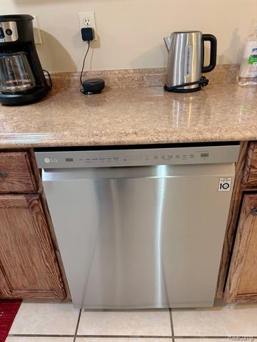 Builiding view twelve for 26387 Alden, Madison Heights, MI. 48071