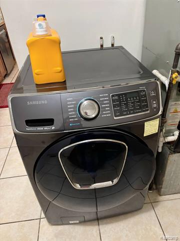 Builiding view twenty nine for 26387 Alden, Madison Heights, MI. 48071