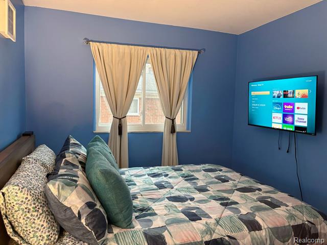 Builiding view twenty one for 26387 Alden, Madison Heights, MI. 48071