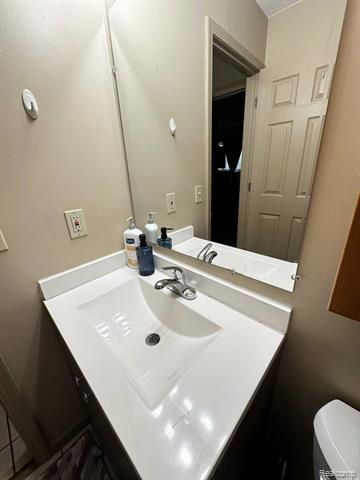 Builiding view twenty three for 26387 Alden, Madison Heights, MI. 48071