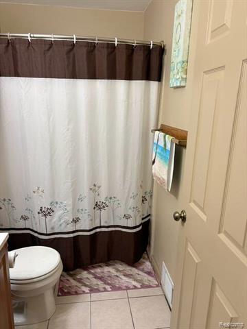 Builiding view twenty two for 26387 Alden, Madison Heights, MI. 48071