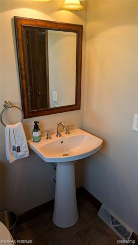 Builiding view twenty three for 1901 Brandy, Brighton, MI. 48114