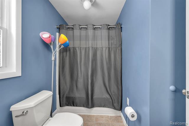 Builiding view fifteen for 4990 Bolla, Ypsilanti, MI. 48197