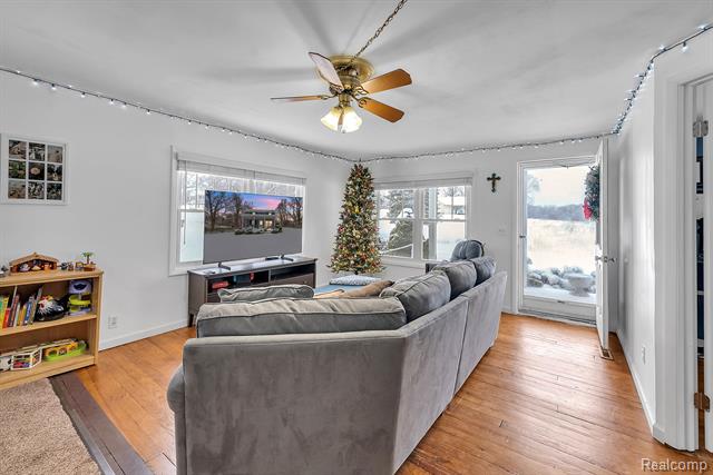 Builiding view seven for 4990 Bolla, Ypsilanti, MI. 48197