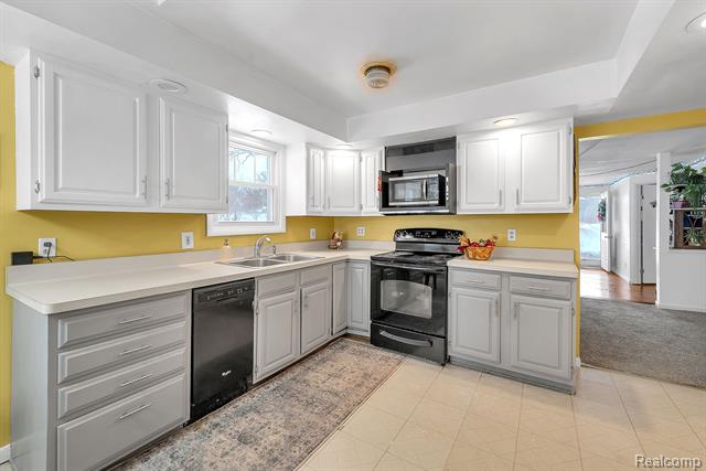 Builiding view ten for 4990 Bolla, Ypsilanti, MI. 48197