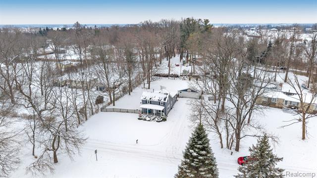 Builiding view twenty seven for 4990 Bolla, Ypsilanti, MI. 48197