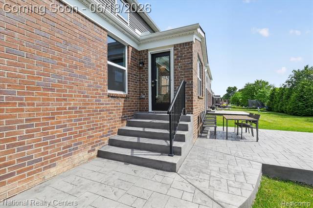 Builiding view forty four for 33137 Fuhrmann, Sterling Heights, MI. 48310